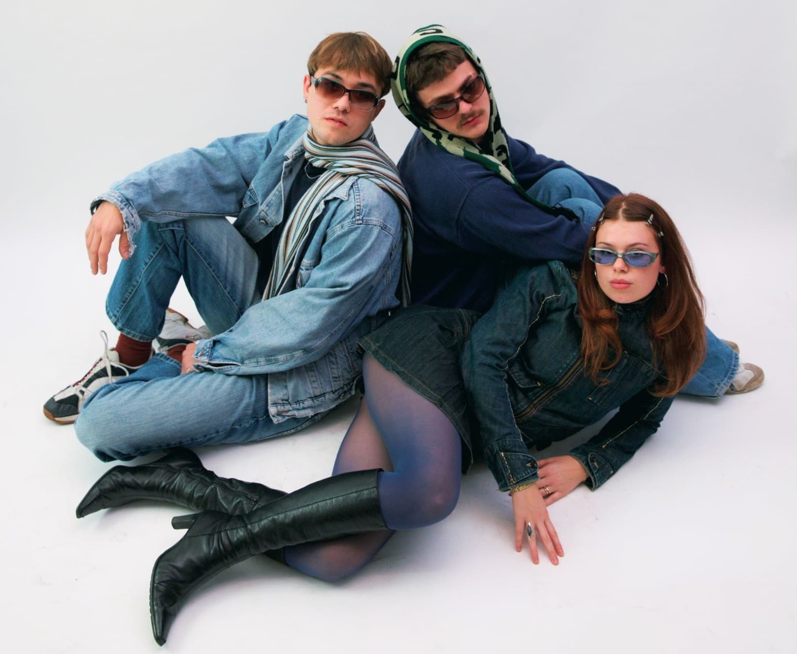 3 Models im Denim-Outfit